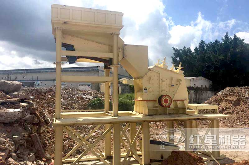 小型反擊破一次成型現(xiàn)場(chǎng) 小型反擊破一次成型現(xiàn)場(chǎng)